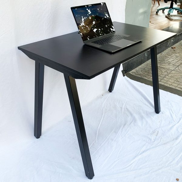 Bàn làm việc 100x60cm gỗ cao su hệ PLY chân lắp ráp
