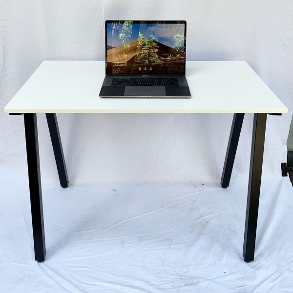 Bàn làm việc 100x60cm gỗ cao su hệ PLY chân lắp ráp