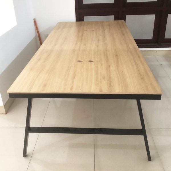 Bàn cụm 4 240x120cm gỗ Plywood phủ melamin chân sắt Aconcept HBAC041