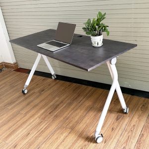 Bàn gấp gọn 1m4 gỗ cao su chân sắt BURKE HBMS011