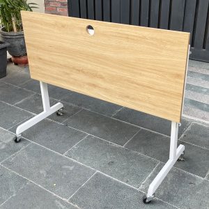 Bộ bàn gấp chân có bánh xe và 2 ghế gấp gọn CB68165