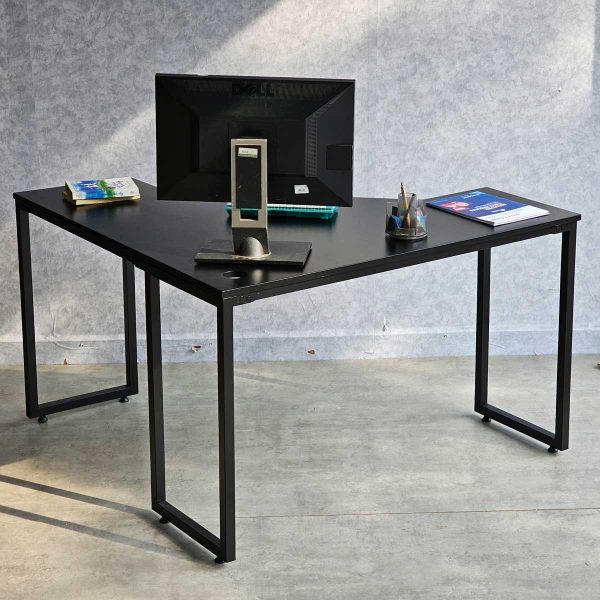 Bàn làm viêc góc chữ L 120x120cm gỗ cao su chân lắp ráp CD68025