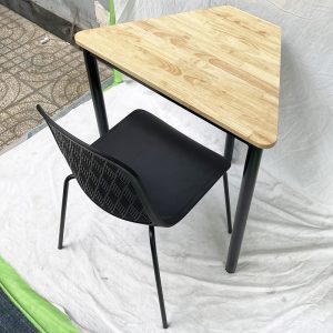 Bàn hình thang mini gỗ cao su chân sắt tròn HBLG037