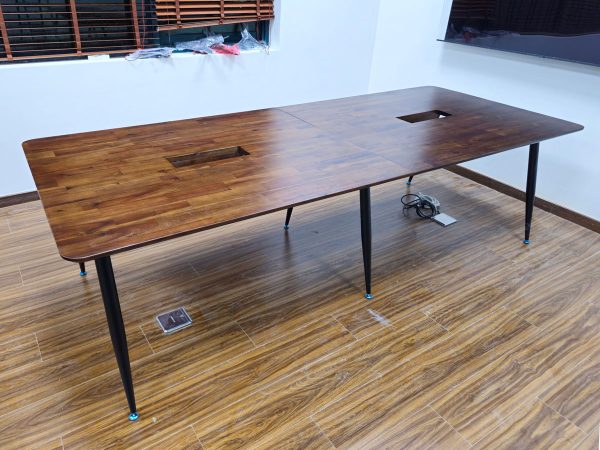 Bàn họp 2.8m gỗ Tràm chân CONE - HBCO050