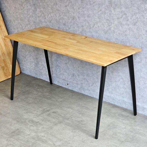 Bàn làm việc 140x60cm gỗ plywood chân sắt hệ Đa Giác HDG004