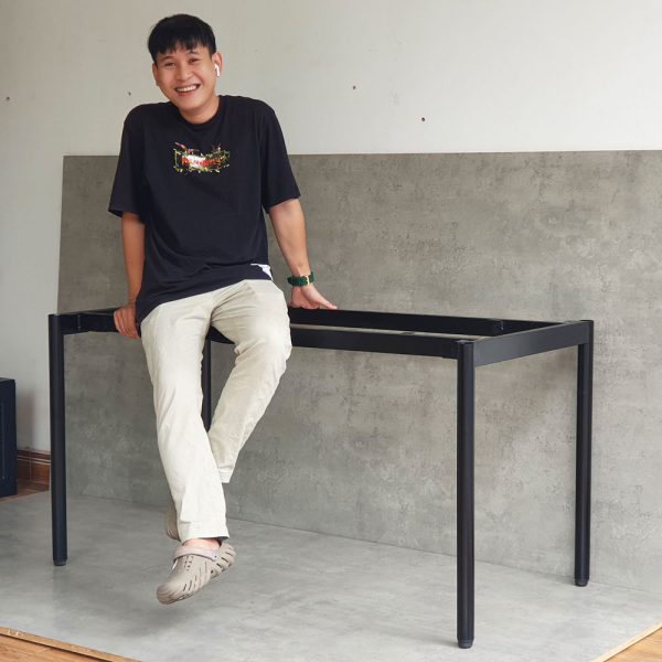Bàn làm việc 140x60cm hệ OMA II gỗ cao su lắp ráp ngàm HBOM203