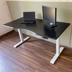 Bàn nâng hạ FlexiDesk mặt khuyết gỗ cao su chân 3 khớp chỉnh điện FLD012
