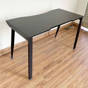 Bàn làm viêc mặt gỗ chân sắt lắp ráp