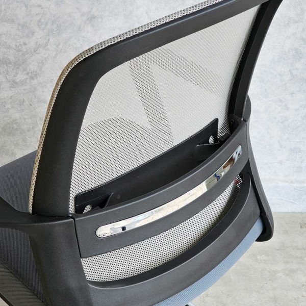 Ghế văn phòng chân quỳ lưng lưới HOM1089-02