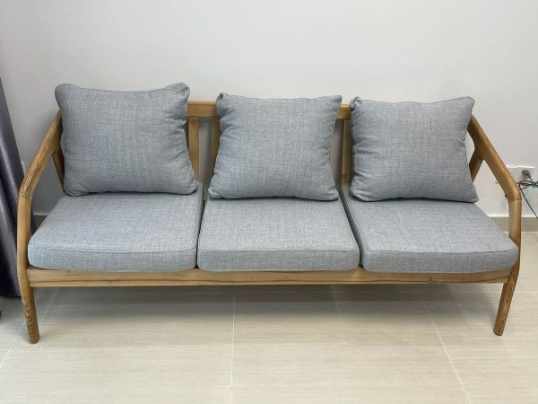 Ghế sofa băng 3 chỗ ngồi khung gỗ sồi nệm vải SFB68064