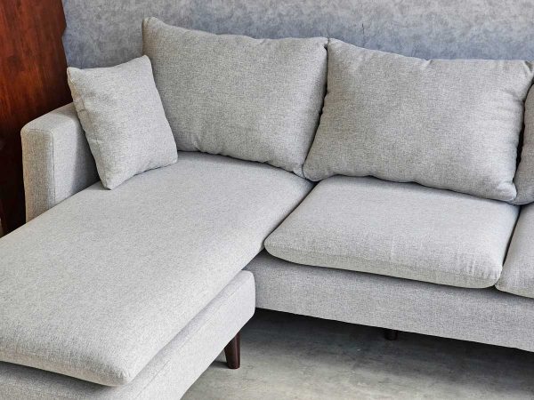 Sofa góc L 220x86cm nệm bọc vải chân gỗ SFL68023