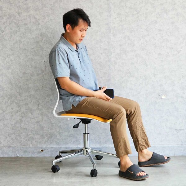 Ghế văn phòng chân xoay