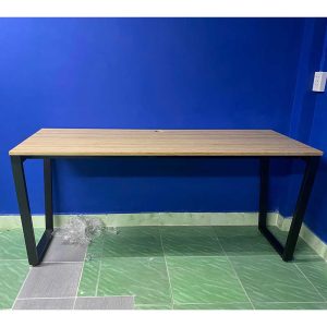 Bàn làm việc 160x60cm gỗ Plywood phủ melamin chân sắt Trapeze HBTC046