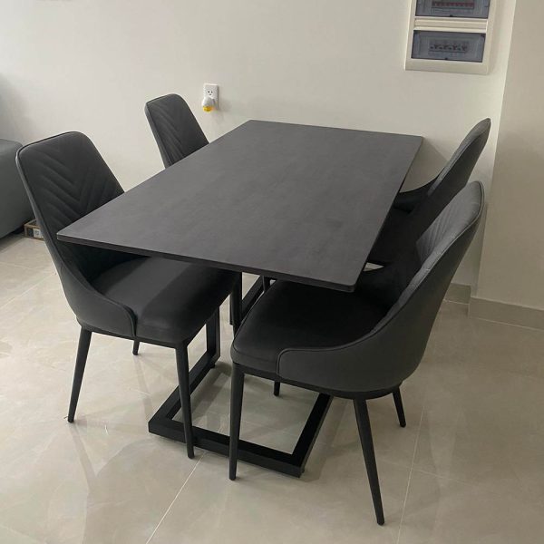 Bàn ăn Racoli chân sắt mặt gỗ nhiều màu BA68050