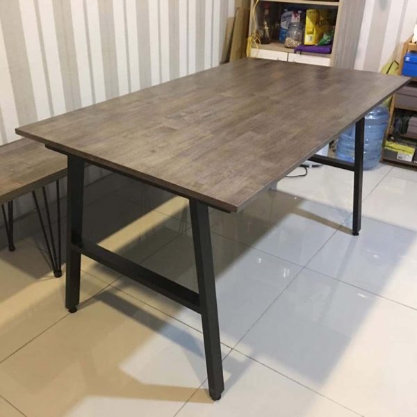 Bàn ăn 80x120cm gỗ cao su chân sắt