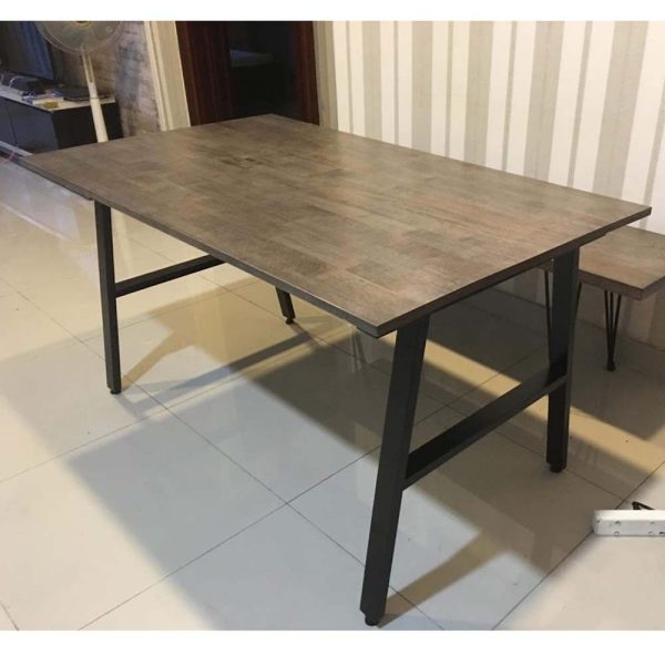 Bàn ăn 80x120cm gỗ cao su chân sắt