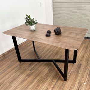 Bàn ăn gỗ Plywood chân sắt sơn tĩnh điện BA68124