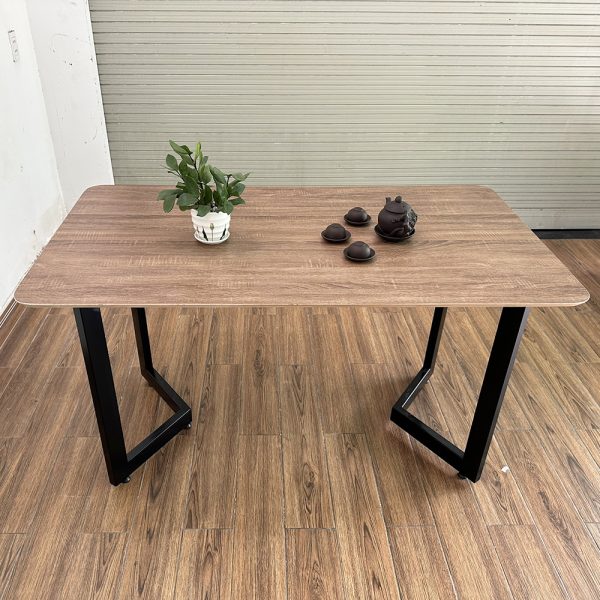 Bàn ăn gỗ Plywood chân sắt sơn tĩnh điện BA68125