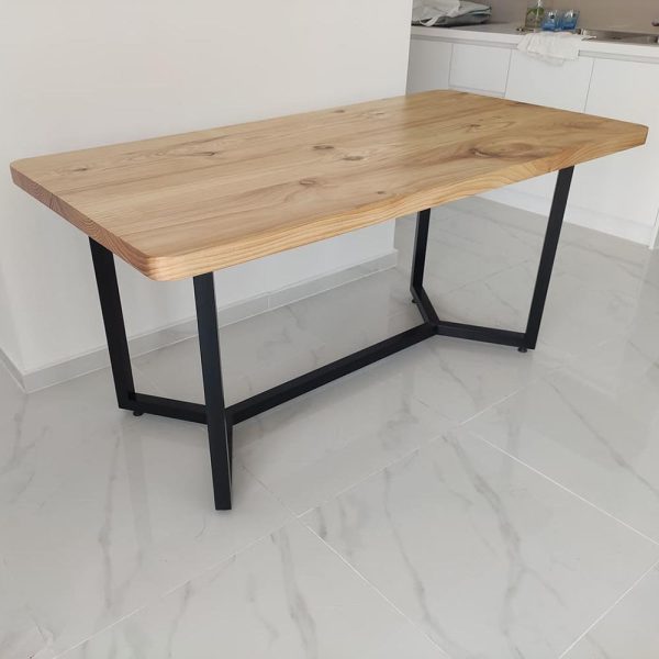 Bàn ăn 160x80cm gỗ thông chân sắt xương cá BA68083