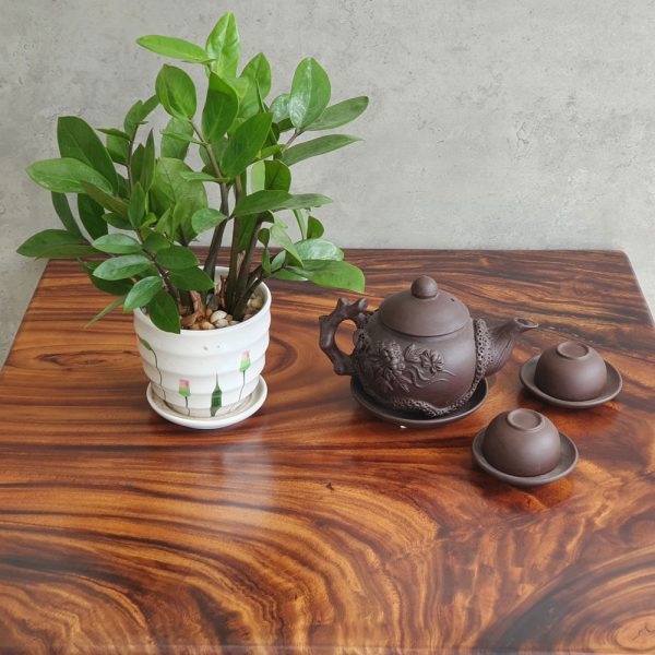 Bàn cafe vuông 70x70cm gỗ me tây dày 5cm chân gang đúc BMT052