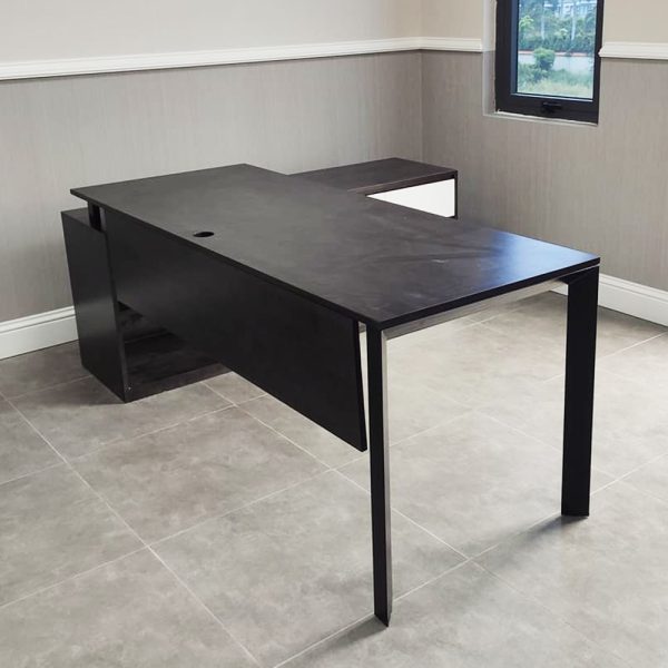 Bàn giám đốc 160x140cm (mặt bàn 70) hệ Trian chân sắt tam giác