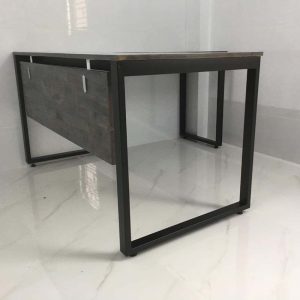 Bàn chữ L 140x140cm hệ RECTANG chân sắt lắp ráp