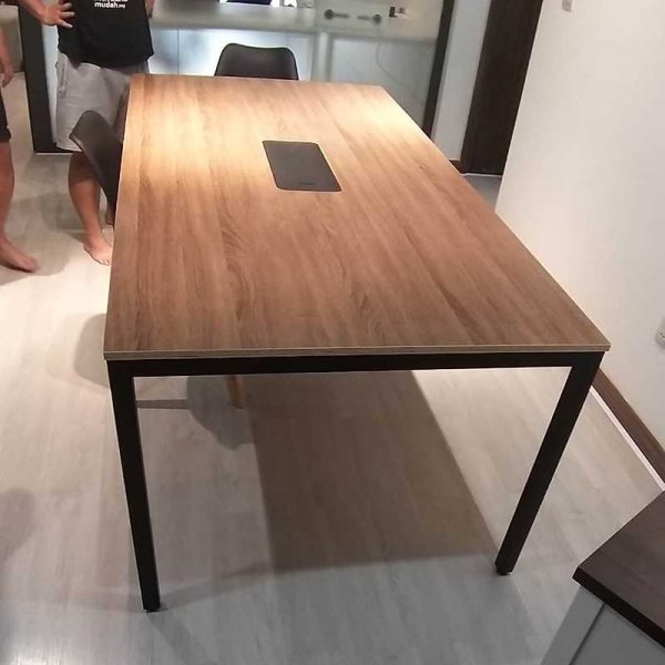 Bàn họp 200x100cm gỗ Plywood màu bê tông chân sắt hệ Uconcept HBRT054