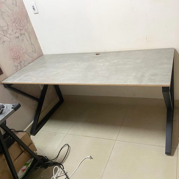 Bàn làm việc 160x70cm gỗ Plywood melamin vân sồi chân sắt hệ Kconcept HBKC032