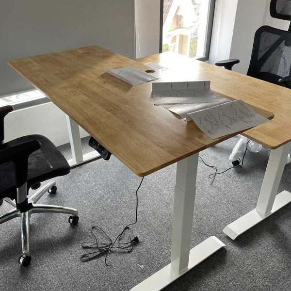 Bàn FlexiDesk mặt gỗ cao su 2 khớp chỉnh điện FLD001