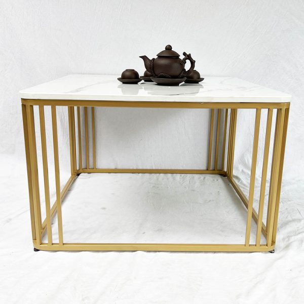 Bàn sofa vuông mặt đá khung sơn vàng TT68173
