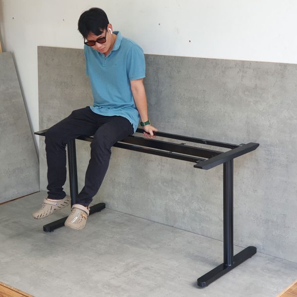 Chân sắt lắp ráp cho bàn 140x60cm hệ TIO sơn tĩnh điện HCTO003