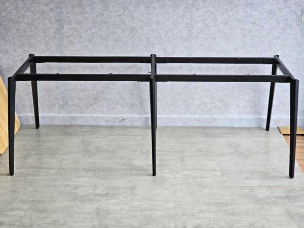 Chân sắt lắp ráp cho bàn 240x120cm hệ Đa Giác HDG012