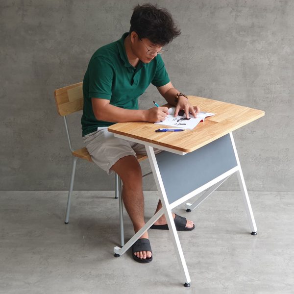 Bộ bàn ghế học sinh gỗ cao su chân sắt BGHS003