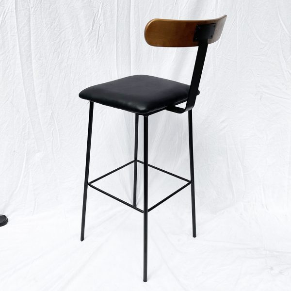 Ghế bar lưng tựa gỗ chân sắt sơn tĩnh điện GBAK008