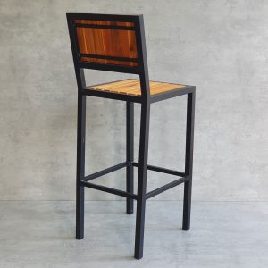 Ghế bar ngoài trời gỗ tràm khung sắt sơn tĩnh điện GBAK003