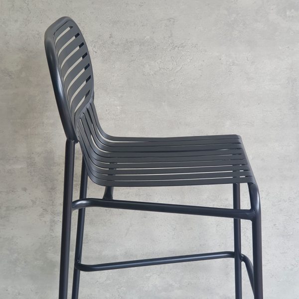 Ghế bar khung sắt cắt rãnh sơn tĩnh điện GBSK012