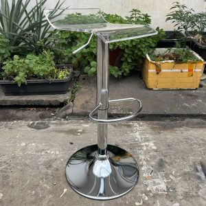 Ghế bar nhựa Arcylic chân xoay nâng hạ GAK-631