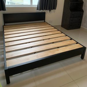 Giường ngủ gỗ cao su khung sắt lắp ráp GN68031