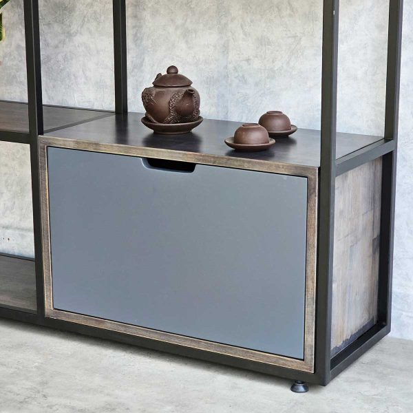 Kệ trang trí có tủ gỗ cao su khung sắt 120x35x180(cm) KTB68073