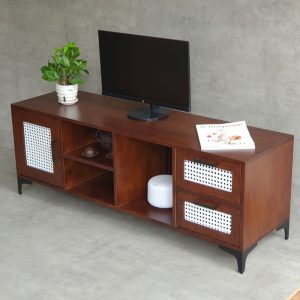 Kệ TV gỗ 140x40x50cm cửa lưới mây đan mắt cáo chân sắt KTV68100