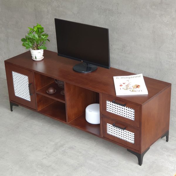 Kệ TV gỗ 140x40x50cm cửa lưới mây đan mắt cáo chân sắt KTV68100