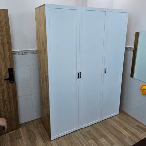 Tủ quần áo 3 cánh 160x55x220cm gỗ cao su TQA68046