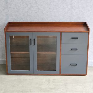 Tủ trang trí cửa kính gỗ cao su chân sắt KTB68123