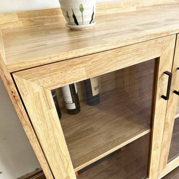 Tủ trang trí cửa kính gỗ cao su chân sắt KTB68123